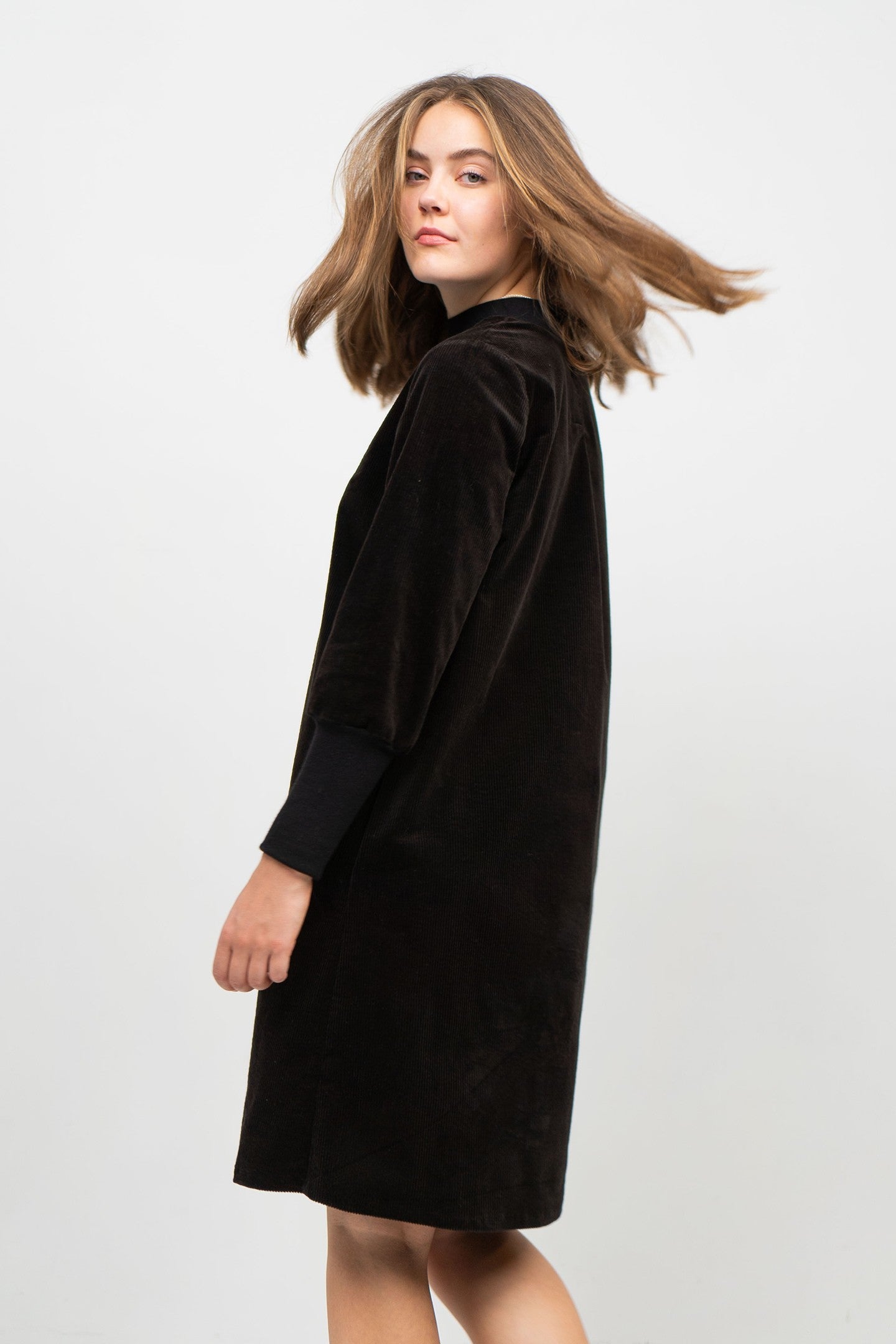 Velvetinė suknelė